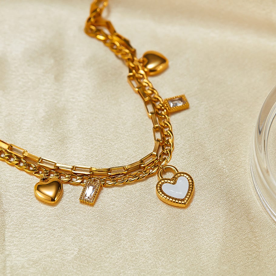 Tägliche Herz-Charm-Armbänder aus Edelstahl in Goldfarbe Bild3