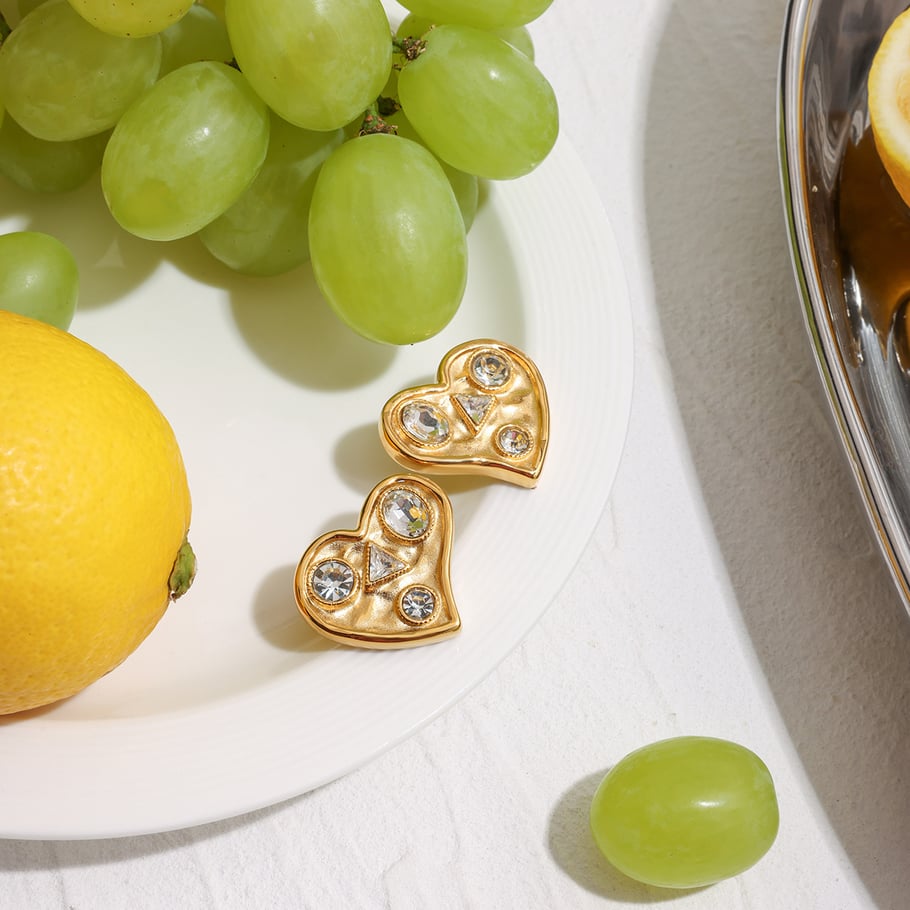 Retro Heart Stainless Steel Gold Color Stud Earrings h5Picture5