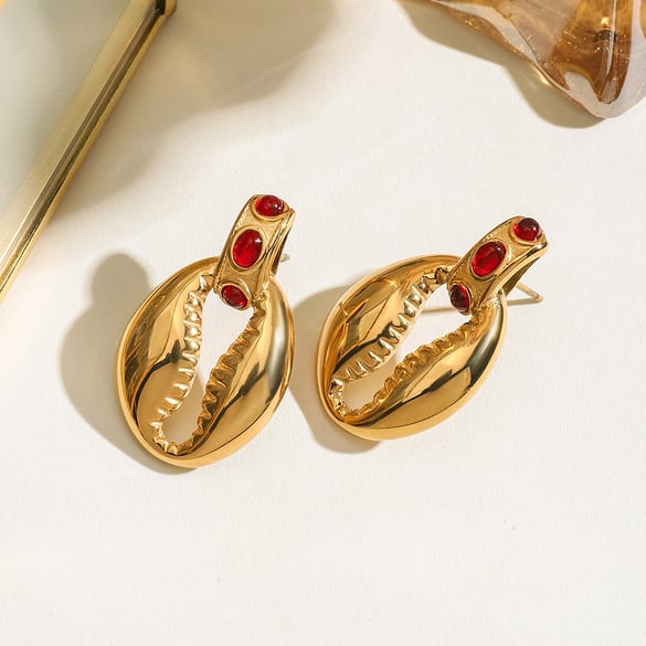 Pendientes de botón de acero inoxidable color dorado con concha 2