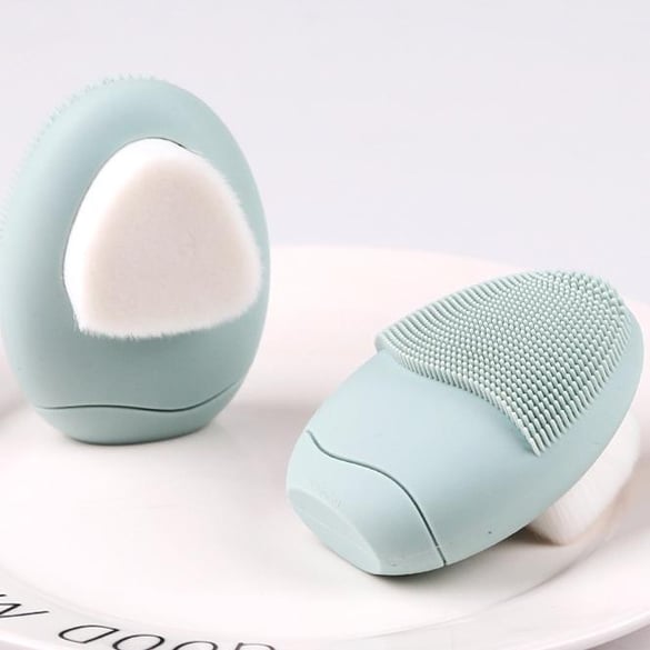 Spazzola per il viso da donna disponibile a doppia faccia 2