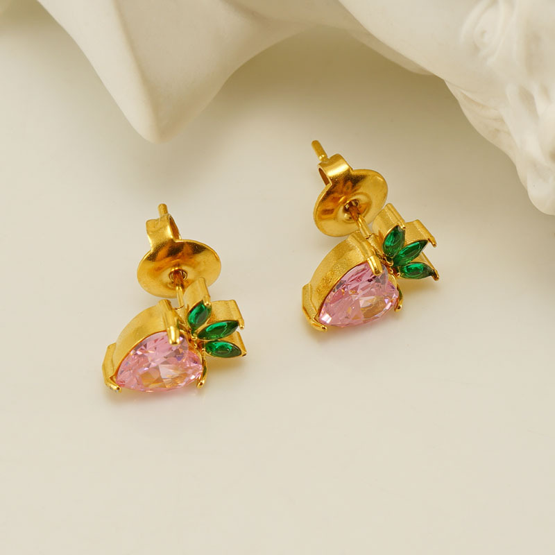 Orecchini piercing in acciaio inossidabile color oro a forma di fragola Immagine4