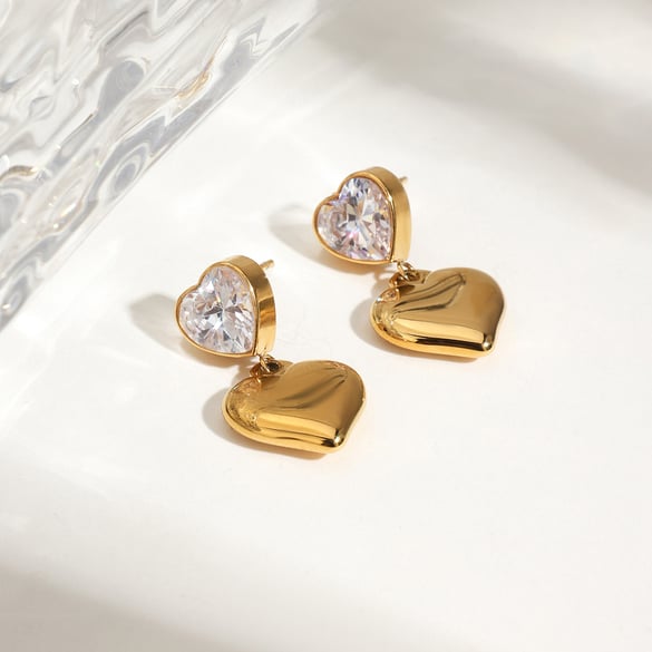 Orecchini pendenti semplici a forma di cuore in acciaio inossidabile color oro