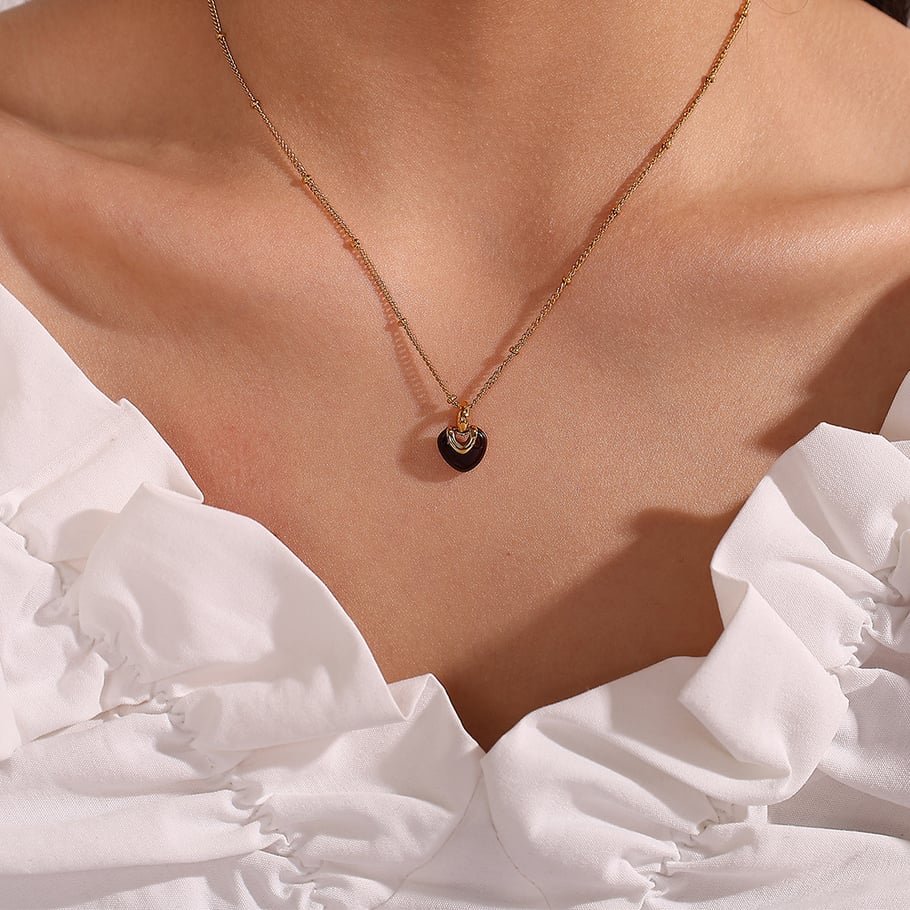 Retro Heart Stainless Steel Gold Color Pendant Necklaces Picture4