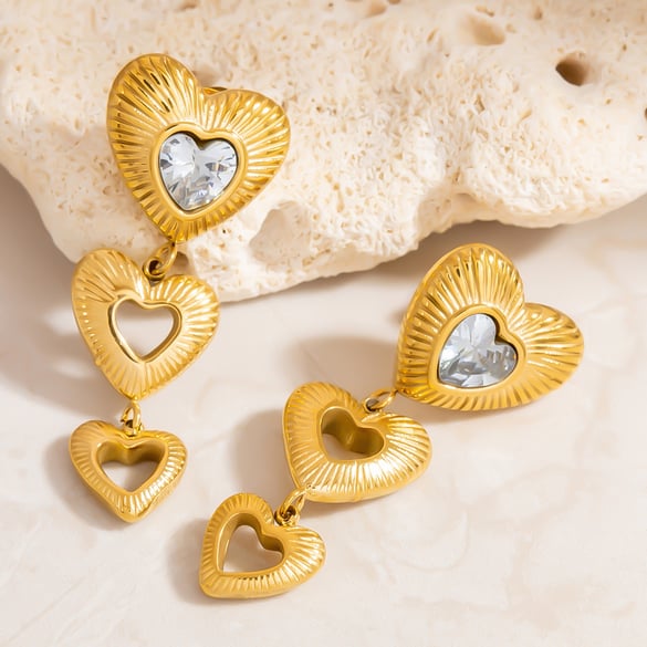 Splendidi orecchini pendenti da donna in acciaio inossidabile color oro a forma di cuore