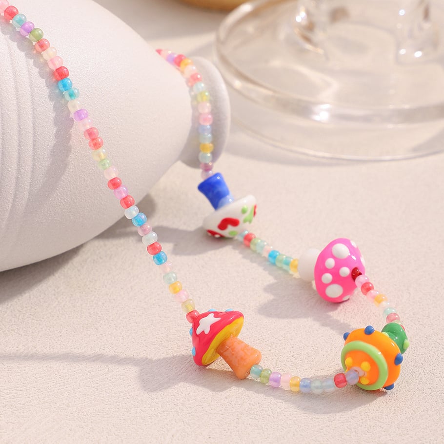 Collane da donna in acrilico con grazioso accessorio a forma di fungo Immagine4