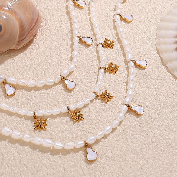 Collares colgantes de acero inoxidable con perla de color dorado