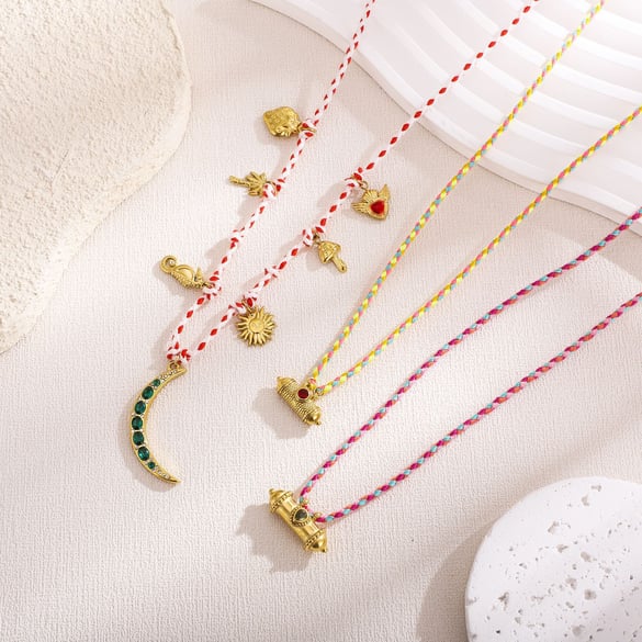 1 paire de colliers à pendentif classiques soleil/lune en acier inoxydable couleur or pour femme, série romantique 2