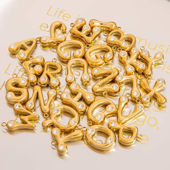 Pendentifs pour femme en acier inoxydable couleur or, série luxueuse, lettre quotidienne 2