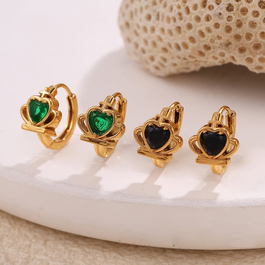 Pendientes de aro de acero inoxidable color dorado con forma de corazón Imagen3