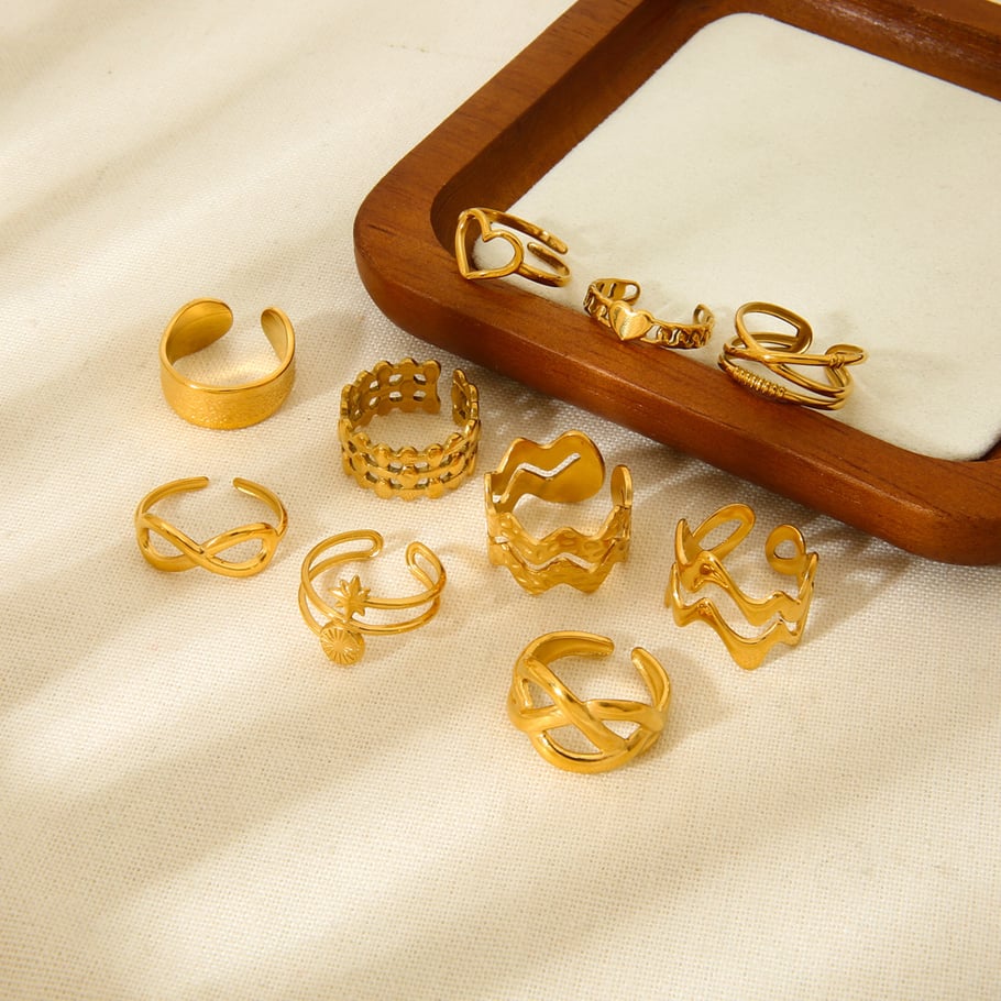 Anillos geométricos diarios de acero inoxidable en color dorado para mujer de la serie Simple Imagen2