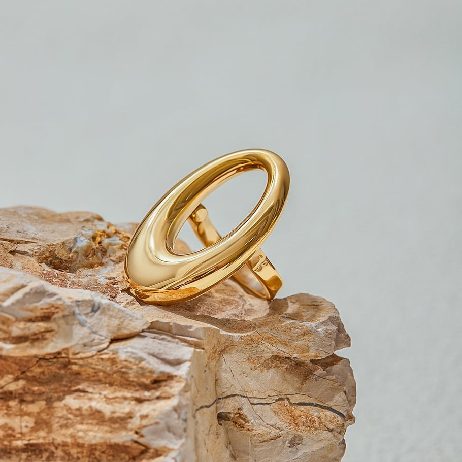 Eenvoudige geometrische statement ringen van roestvrij staal in goudkleur 