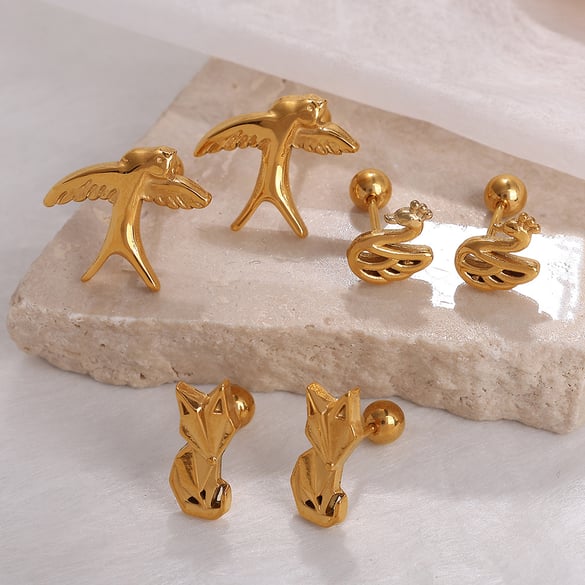 Niedliche Tier-Piercing-Ohrringe aus Edelstahl in Goldfarbe 2