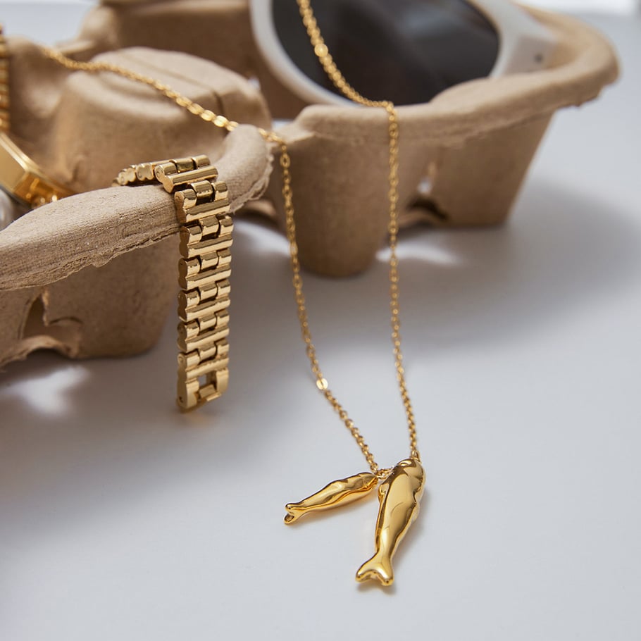 Collares colgantes de acero inoxidable color dorado con forma de pez Imagen5