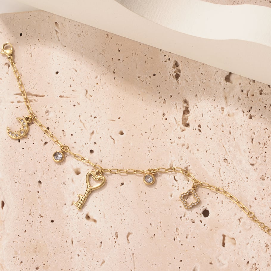 Braccialetti con ciondolo a forma di chiave a forma di cuore in acciaio inossidabile color oro da donna Immagine6