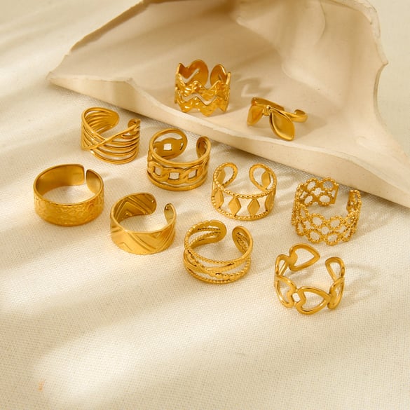 Einfache Serie Tägliche geometrische Edelstahl Gold Farbe Damen Ringe 2