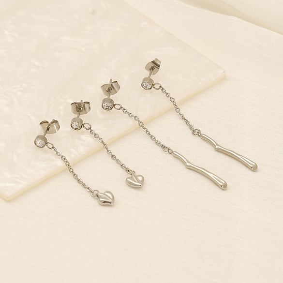 Boucles d&#39;oreilles pendantes classiques en acier inoxydable couleur or avec cœur 2