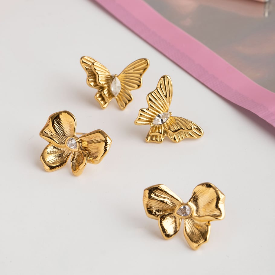 Ohrstecker Schmetterling aus Edelstahl in Goldfarbe Bild3