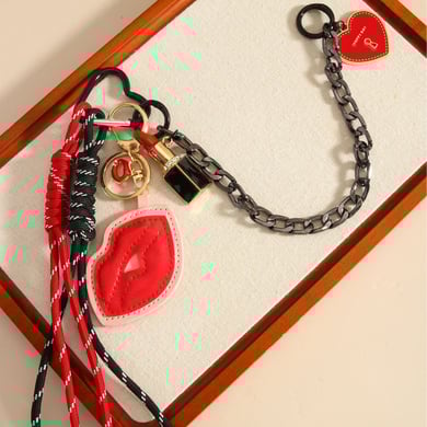 Charms para bolso de mujer de PU con cadena y diseño de labios en forma de corazón h5 Imagen4
