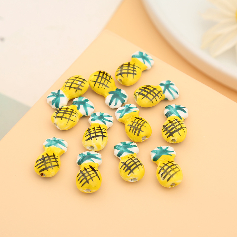 1 pezzo di perlina in ceramica a forma di ananas per gioielli fai da te Immagine3