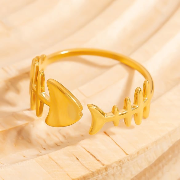 Anello da donna in acciaio inossidabile con lisca di pesce dorata