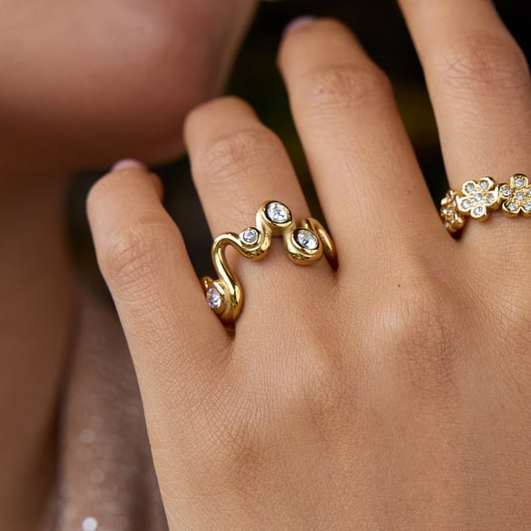 Bague minimaliste en acier inoxydable couleur or et zircon de style Ins