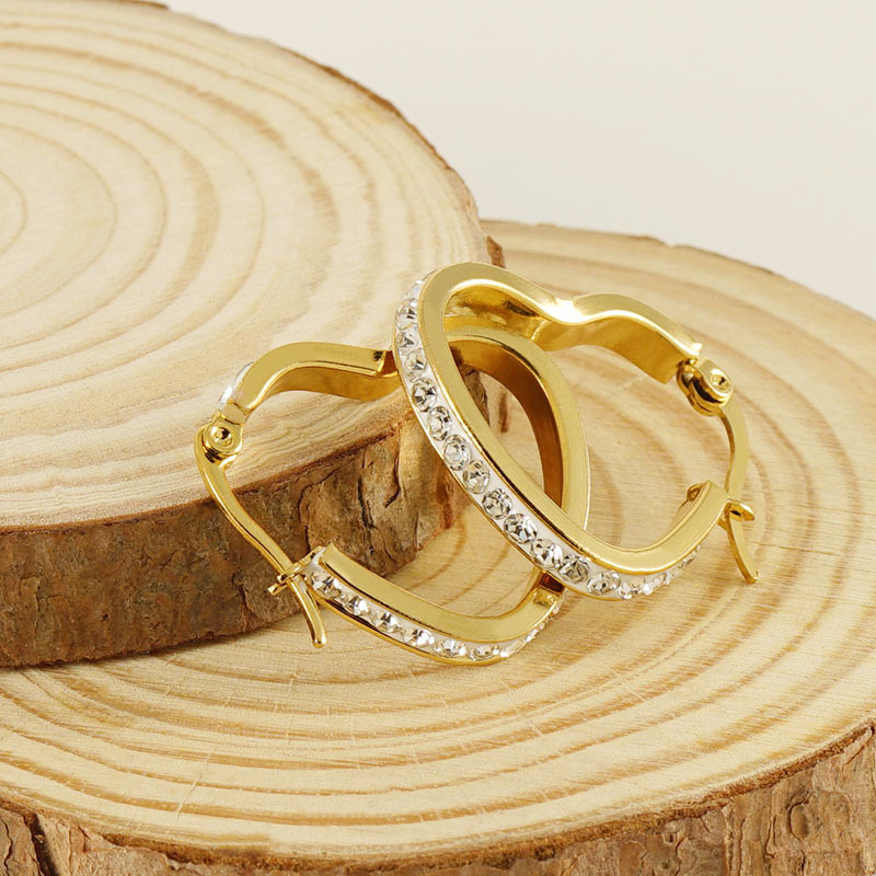 Orecchini a cerchio in acciaio inossidabile color oro a forma di cuore Immagine4