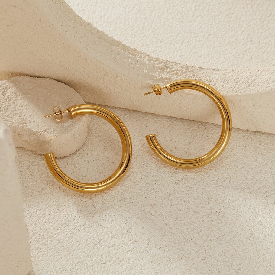 1 Paar Simple Series Tägliche geometrische Edelstahl Goldfarbene Damen-Ohrstecker Bild4