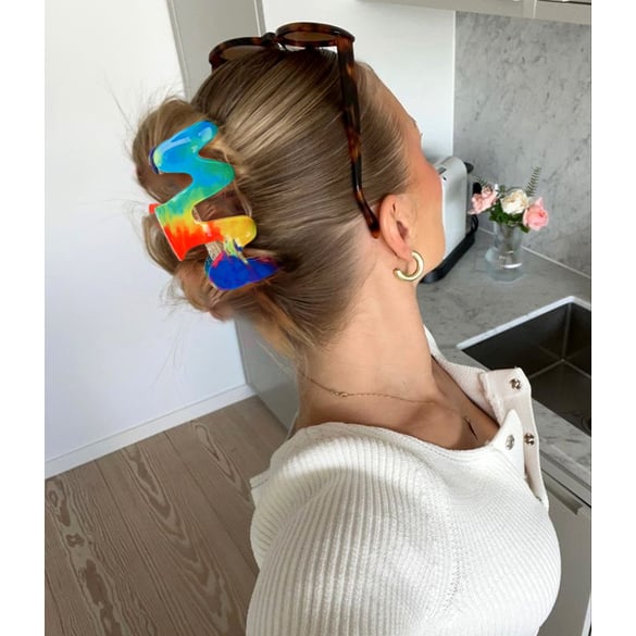 1 par de pinzas para el pelo de PVC para mujer, de colores variados e informales, de serie sencilla 2