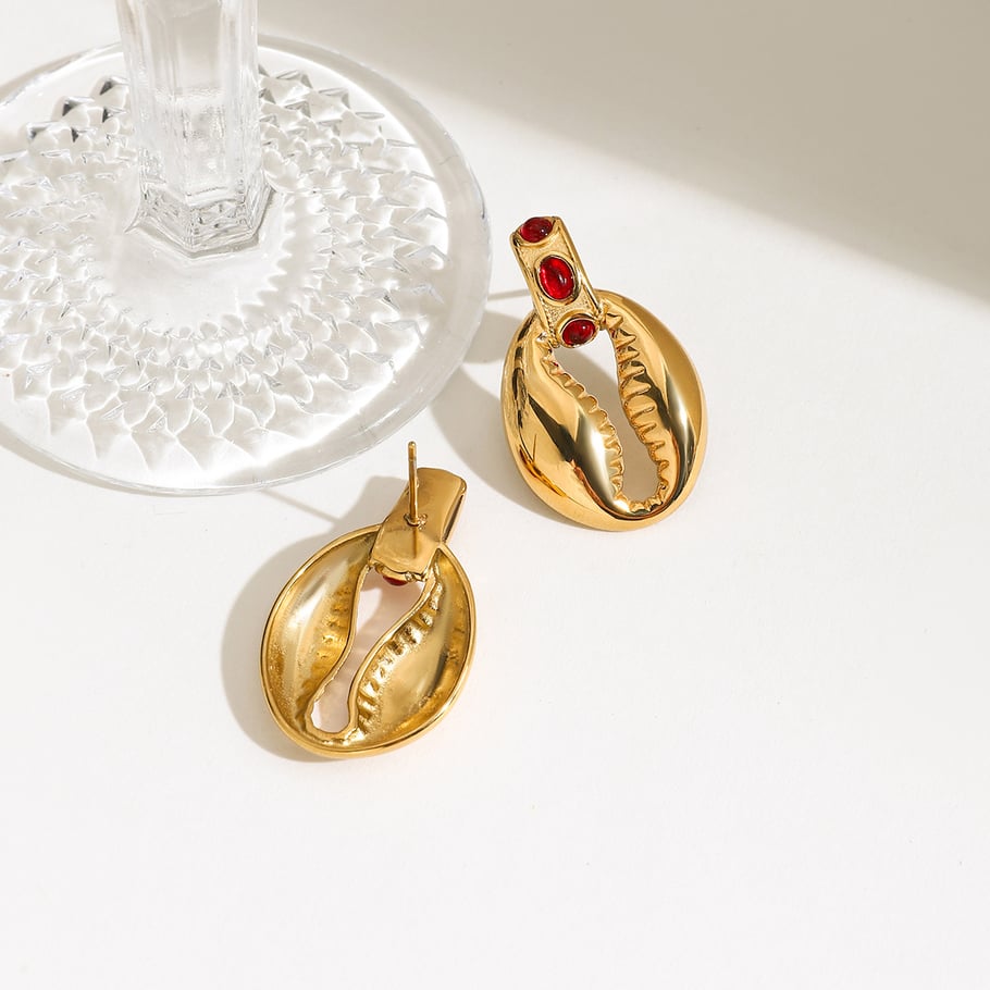 Ohrstecker aus Edelstahl mit Muscheln in Goldfarbe Bild4