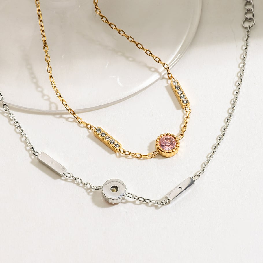 Semplici braccialetti con ciondoli in acciaio inossidabile color oro Immagine3