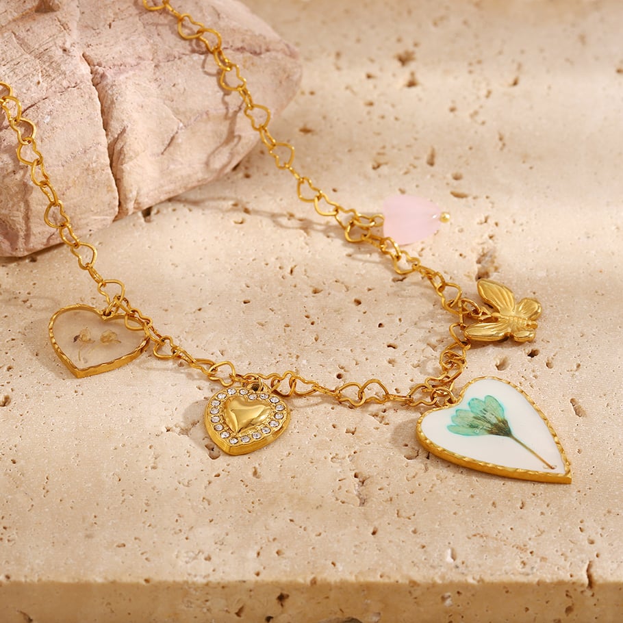 Collane da donna con ciondolo a forma di farfalla a forma di cuore romantico in stile lussuoso Immagine6