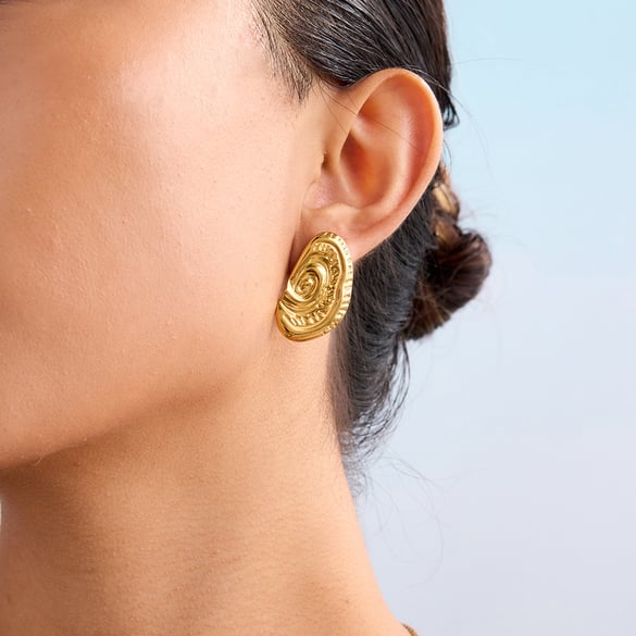 Pendientes de botón de acero inoxidable color dorado 2