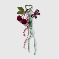 1 llavero de ante burdeos con cereza Imagen2