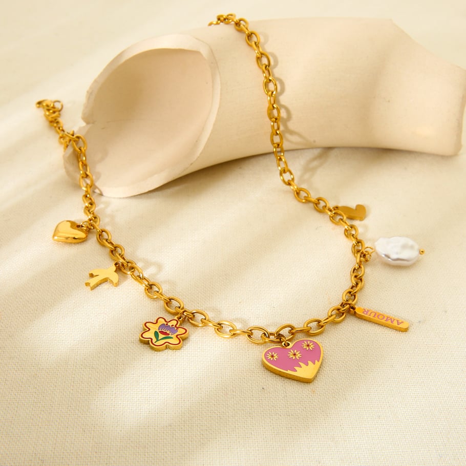 Collier pour femme en acier inoxydable avec pendentif en forme de cœur rose Image4