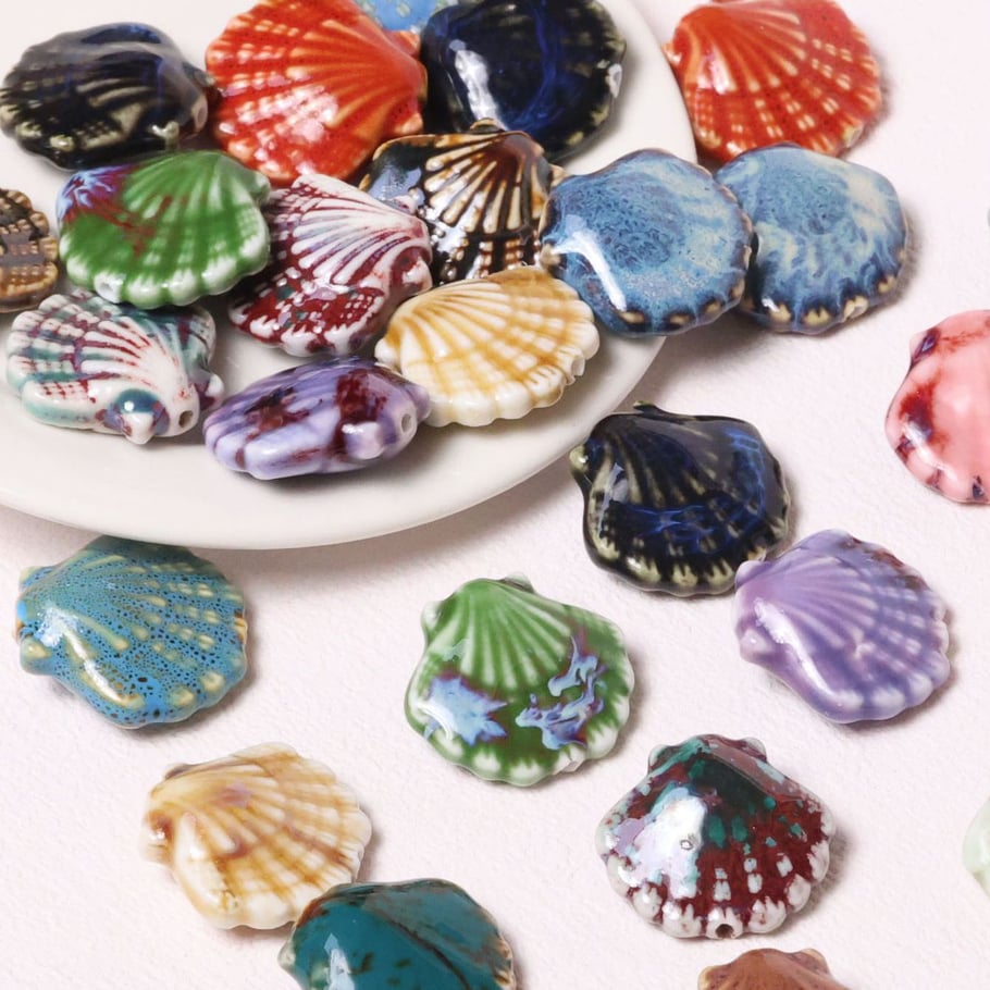 1 pezzo di perlina in ceramica a conchiglia per gioielli fai da te Immagine2