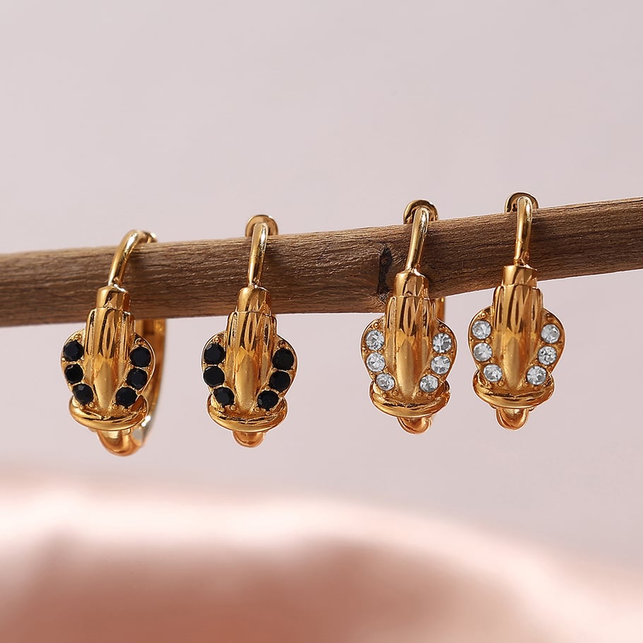 Pendientes de aro de acero inoxidable color dorado con forma de corazón Imagen2