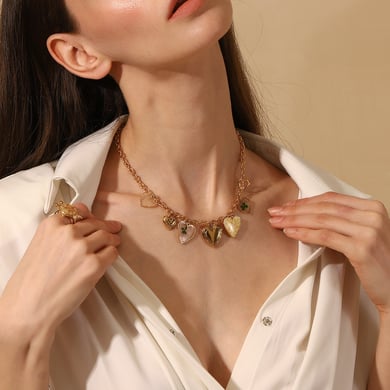 Colliers pour femmes en acier inoxydable en forme de cœur, style rétro et luxueux h5 Image4