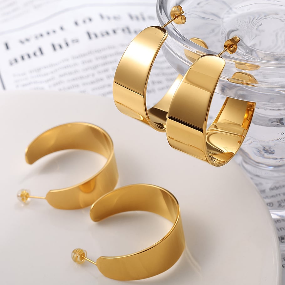 Semplici orecchini a bottone in acciaio inossidabile color oro Immagine4