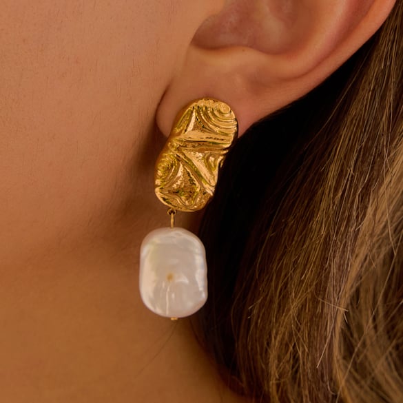 Pendientes retro de acero inoxidable con perlas de color dorado