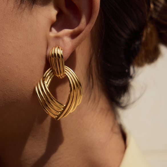 Orecchini pendenti geometrici in acciaio inossidabile color oro stile Ins 2