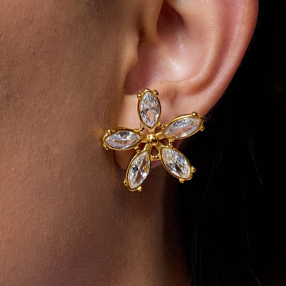1 Pair Romantic Series Sweet Flower Stainless Steel Gold Color Women's Stud Earrings