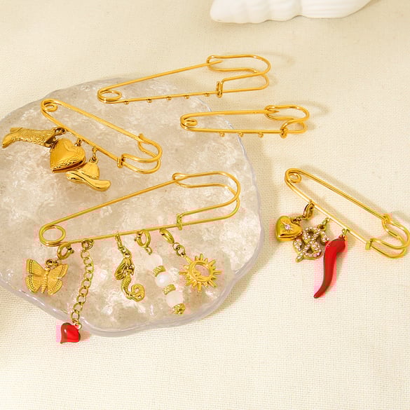 1 Pair Luxurious Series Daily Flower Stainless Steel   Gold Color  Brooches