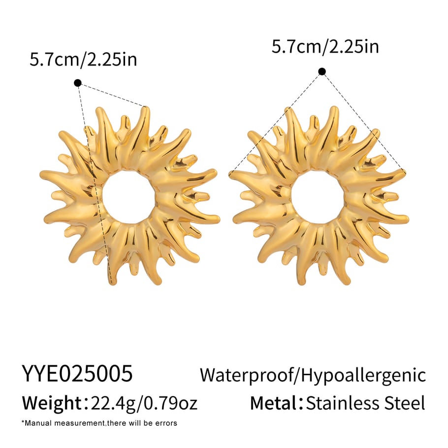 1 paio di orecchini a bottone color oro in acciaio inossidabile a forma di sole 