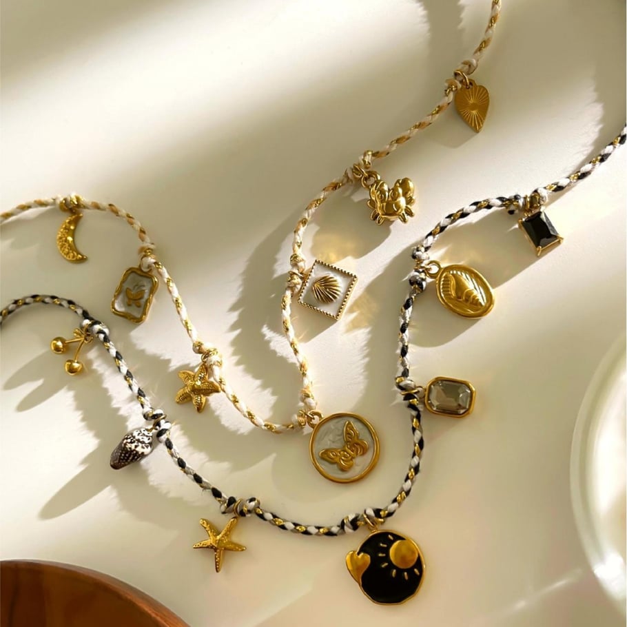 Collana con ciondolo a forma di farfalla in acciaio inossidabile color oro, 1 pezzo Immagine4