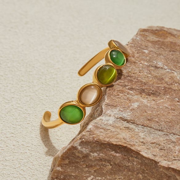 1 Stück elegante ovale Armreifen aus Edelstahl in Goldfarbe für Damen