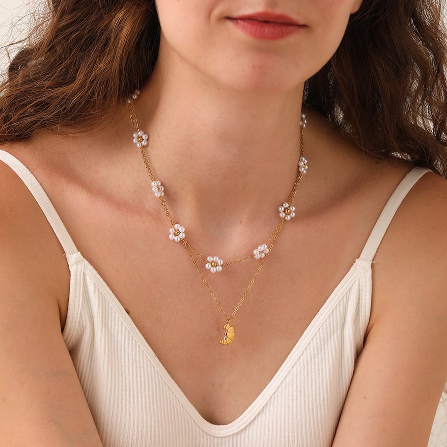 Collares colgantes de acero inoxidable color dorado con diseño de flores dulces para mujer Imagen3