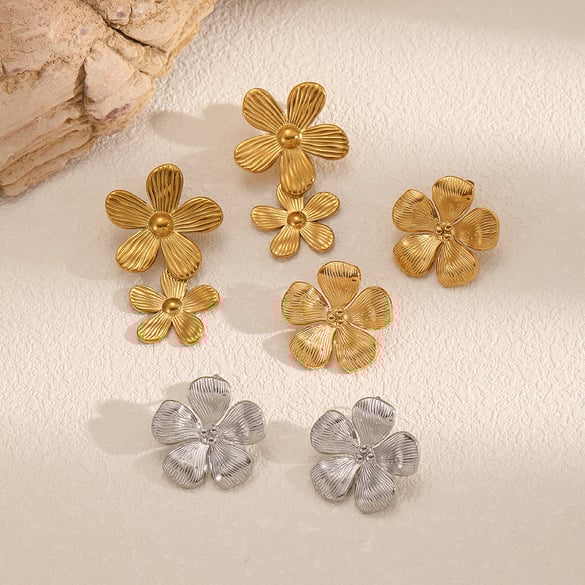 1 Pair Retro Flower Stainless Steel Gold Color Stud Earrings 2