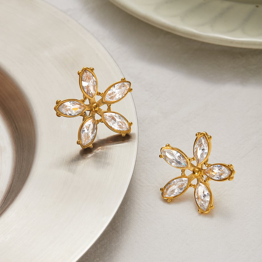 1 Paar romantische Serie süße Blume Edelstahl Gold Farbe Damen Ohrstecker Bild3