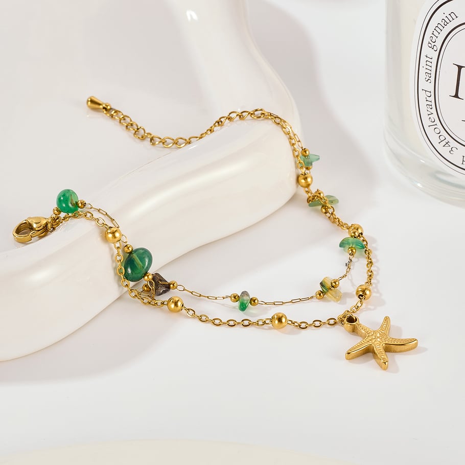 Pulseras con dijes de frutas diarias de acero inoxidable color dorado para mujer. Imagen4