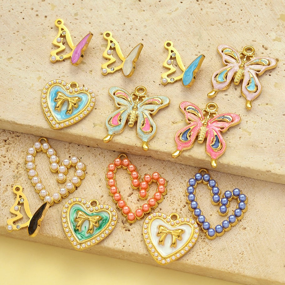 1 pezzo di ciondolo da donna in acciaio inossidabile color oro con farfalla fai da te della serie romantica Immagine5